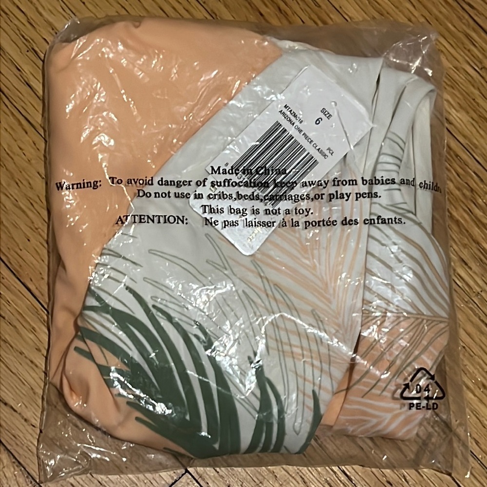 L*space One piece swimsuit - Picture 3 of 6